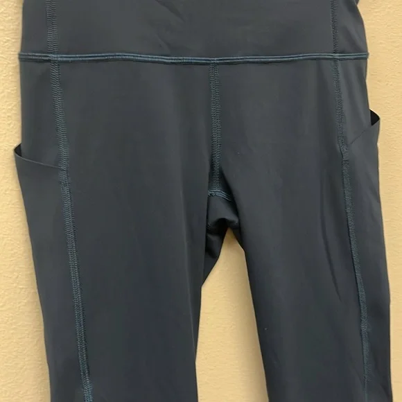 Lululemon Crop leggings Sz4 - Picture 8 of 12